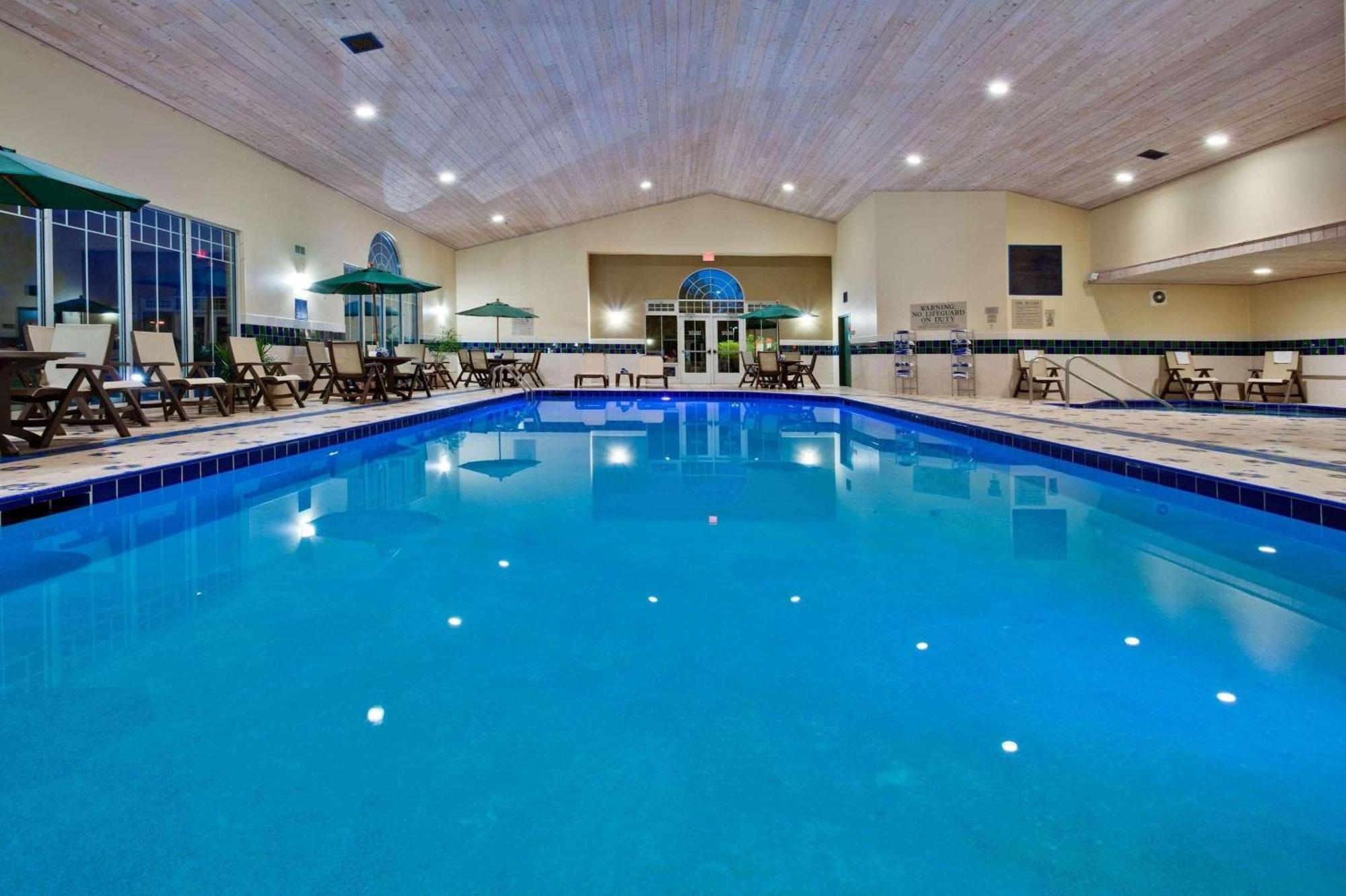 Country Inn & Suites By Radisson, Des Moines West, Ia Clive Ανέσεις φωτογραφία