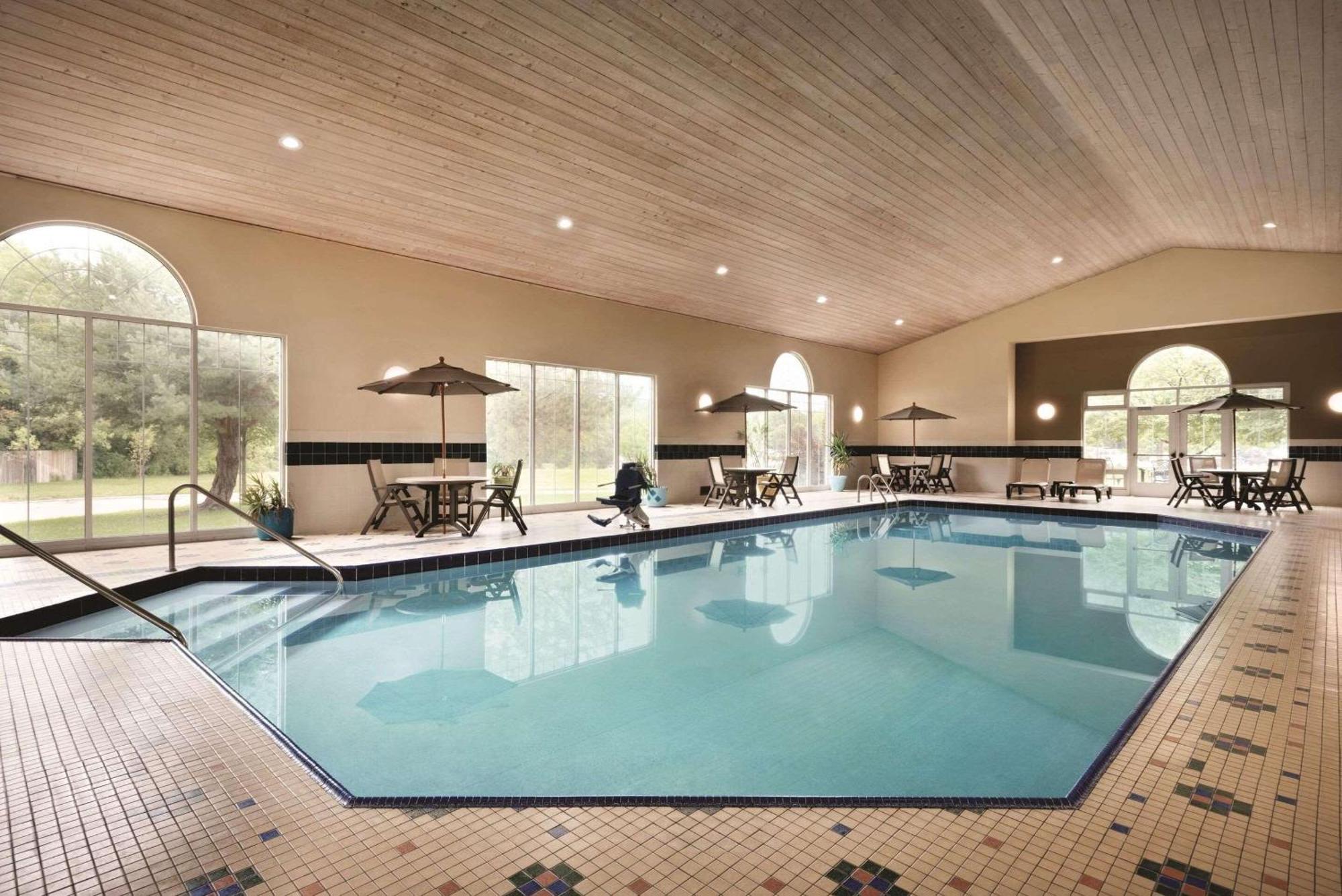 Country Inn & Suites By Radisson, Des Moines West, Ia Clive Εξωτερικό φωτογραφία